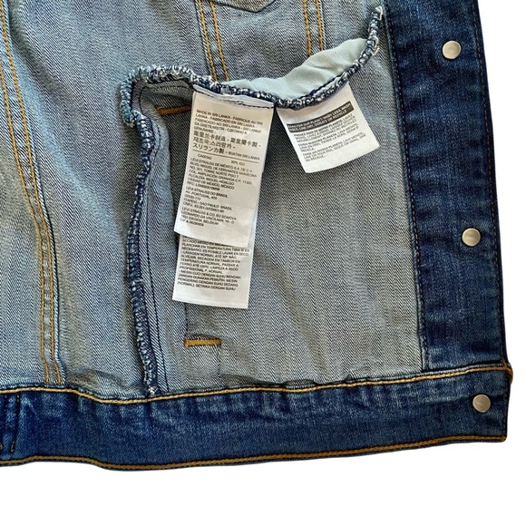 Levi’s Classic Denim Trucker Jacket Effortless Cool Vibe | M - Picture 6 of 9